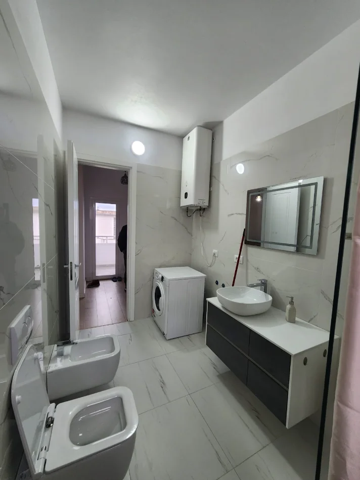 Durres, jepet me qera apartament 2+1+Aneks+Ballkon Kati 3, 100 m² 400 € 