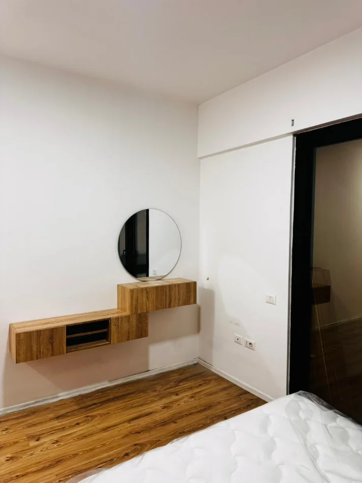 Tirane, jepet me qera apartament 2+1 Kati 3, 88 m² 700 € (Square 21, Tiranë)