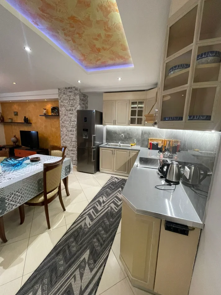 Tirane, jepet me qera apartament 2+1 Kati 5, 100 m² 1.200 € (PRANE STADIUMI AIR ALBANIA)