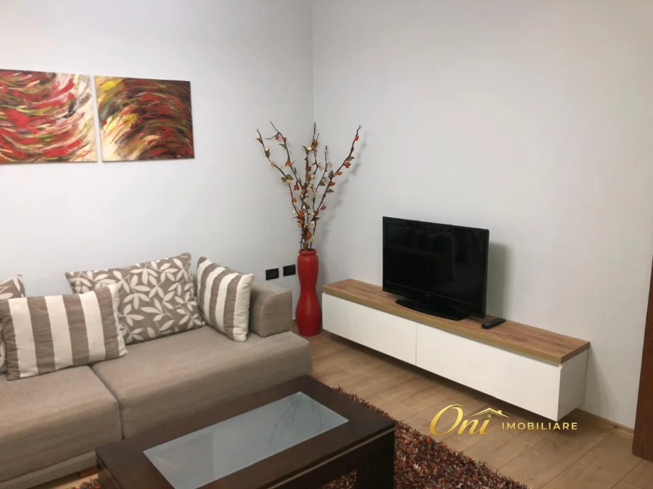 Tirane, jepet me qera apartament 1+1 Kati 2, 60 m² 650 € (KARBURANT KASTRATI)