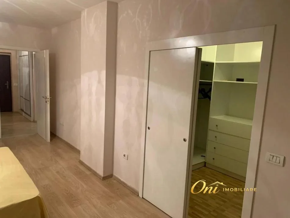 Tirane, jepet me qera apartament 2+1 Kati 2, 80 m² 650 € (DRITAN HOXHA)