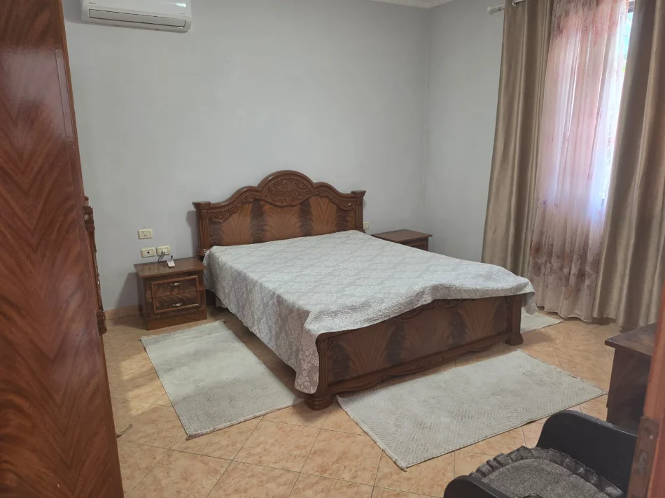 Tirane, jepet me qera apartament 1+1 Kati 1, 70 m² 350 € (Sauk i vjeter)
