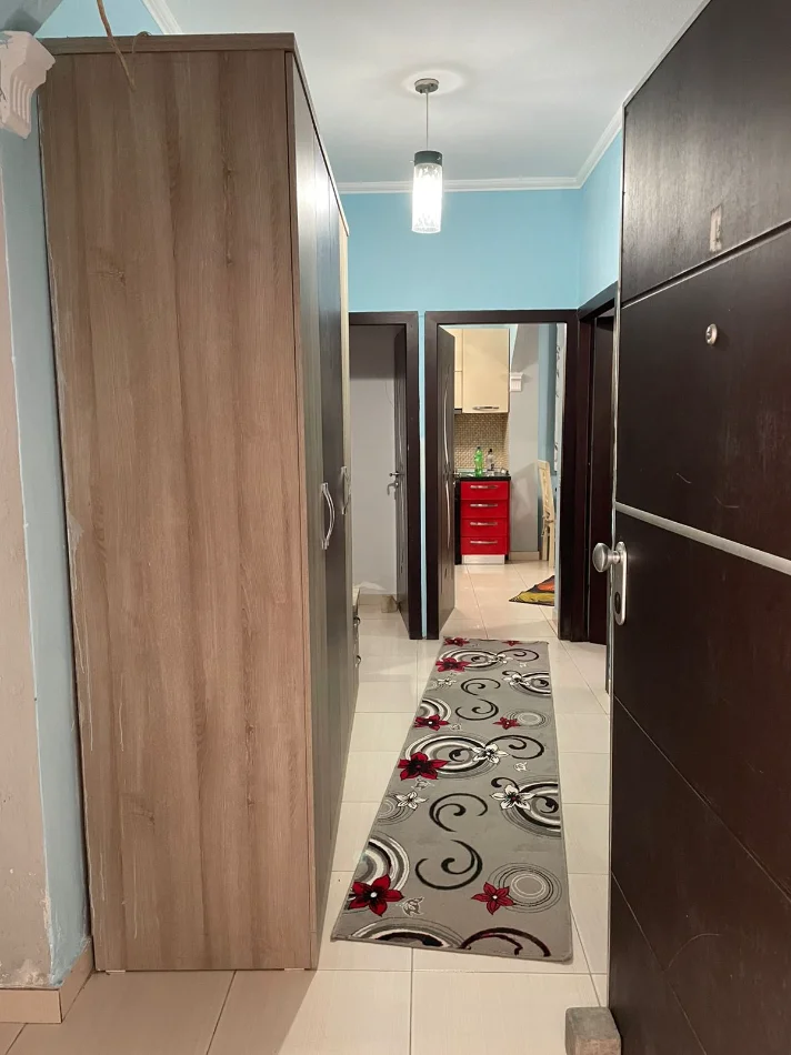 Tirane, jepet me qera apartament 2+1 Kati 1, 80 m² 400 € 