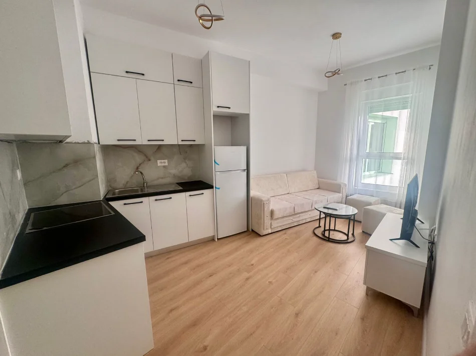 Tirane, jepet me qera apartament 1+1+Ballkon Kati 7, 55 m² 420 € 