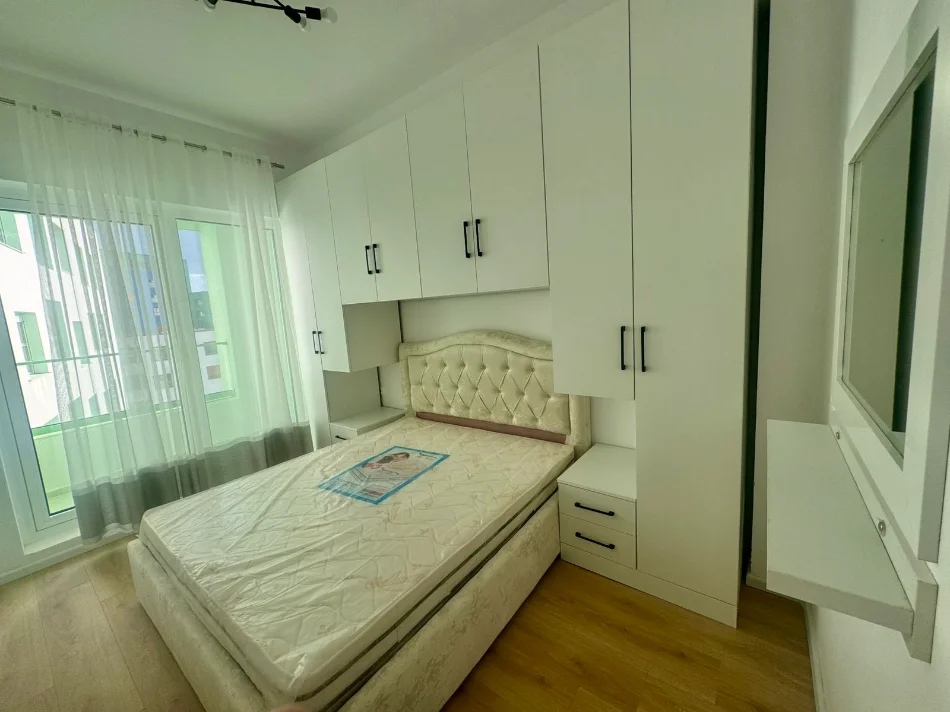 Tirane, jepet me qera apartament 1+1+Ballkon Kati 7, 55 m² 420 € 