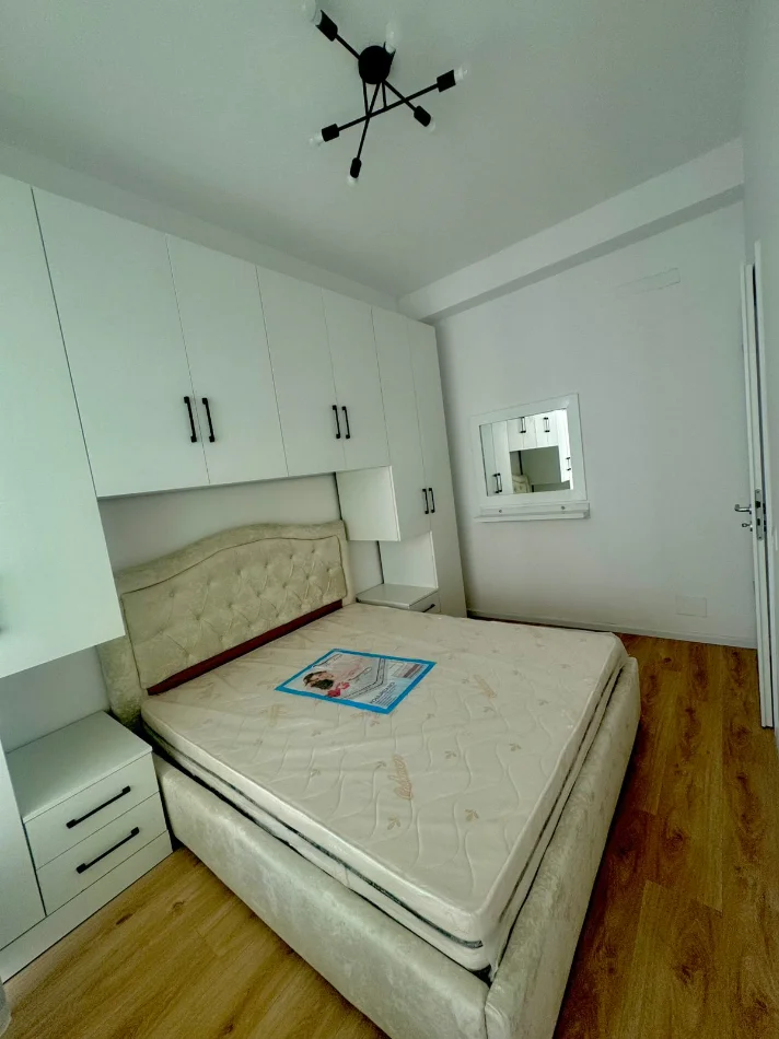 Tirane, jepet me qera apartament 1+1+Ballkon Kati 7, 55 m² 420 € 
