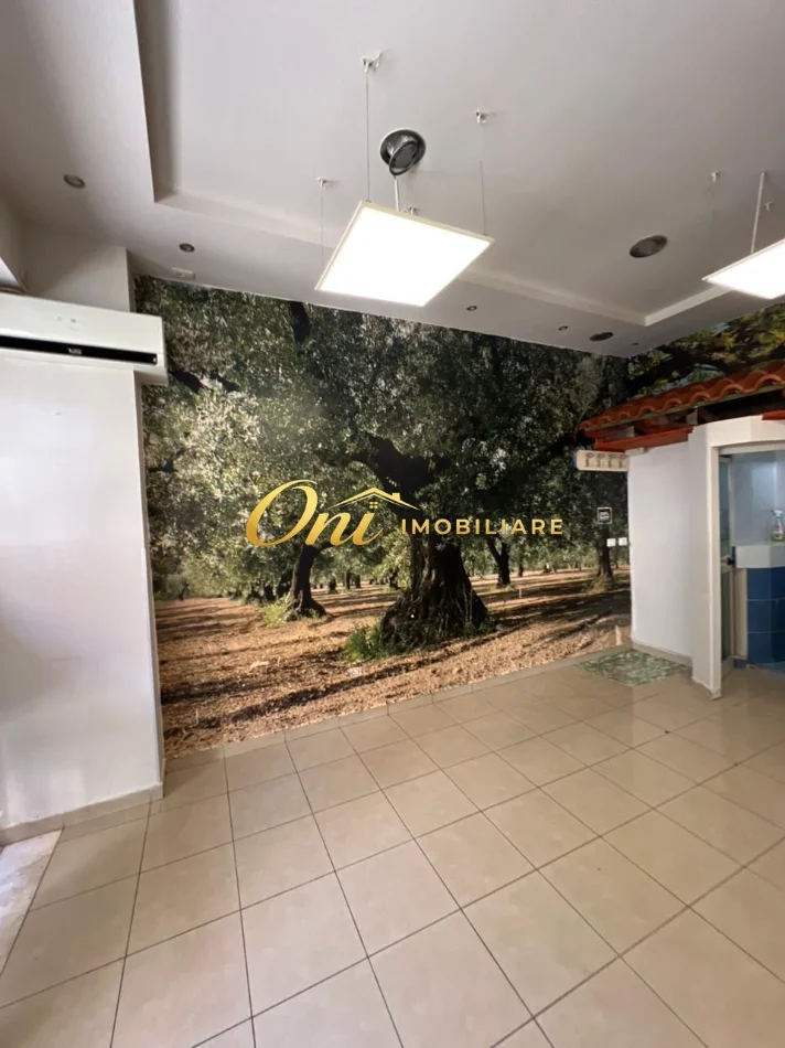 Tirane, jepet me qera dyqan Kati 0, 35 m² 300 € (IBRAHIM KODRA)