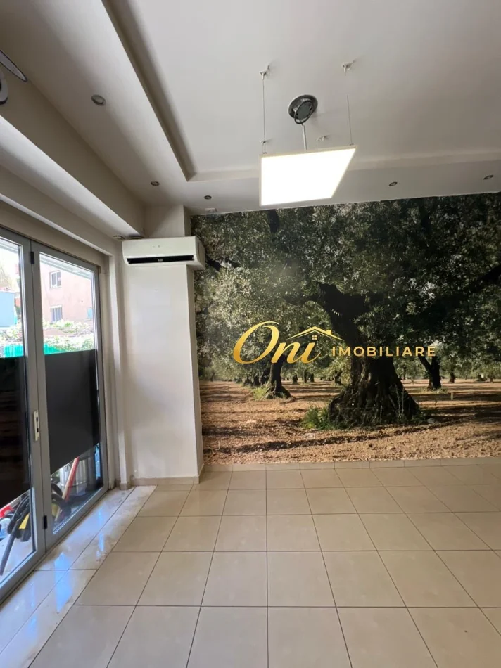 Tirane, jepet me qera dyqan Kati 0, 35 m² 300 € (IBRAHIM KODRA)