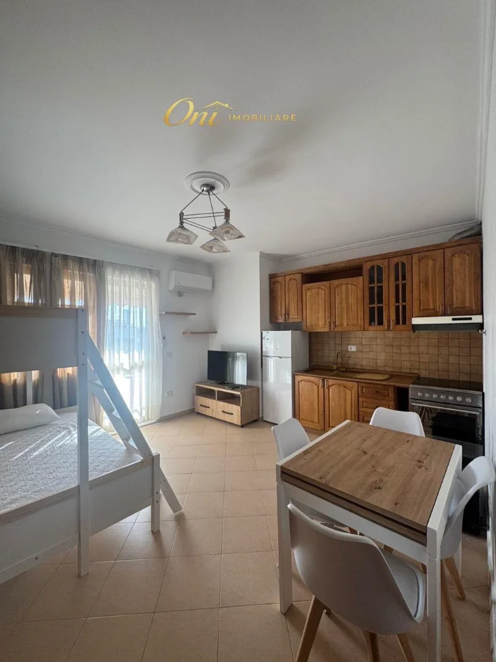 Tirane, jepet me qera garsonier Kati 3, 35 m² 400 € (MINISTRIA E JASHTME)