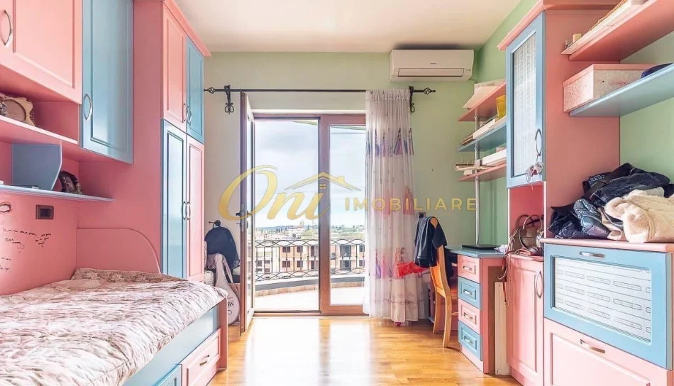 Tirane, jepet me qera Vile 3 Katshe Kati 3, 300 m² 2.200 € (SHKOZE)