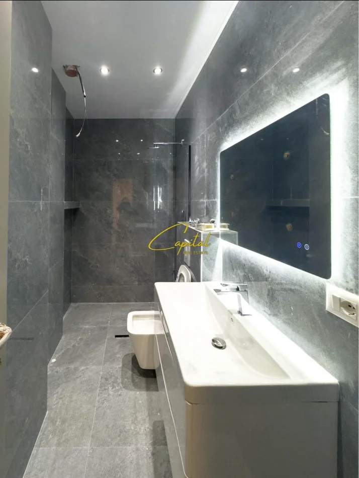 Tirane, shitet apartament 2+1 Kati 5, 82 m² 140.000 € (FRESKU)