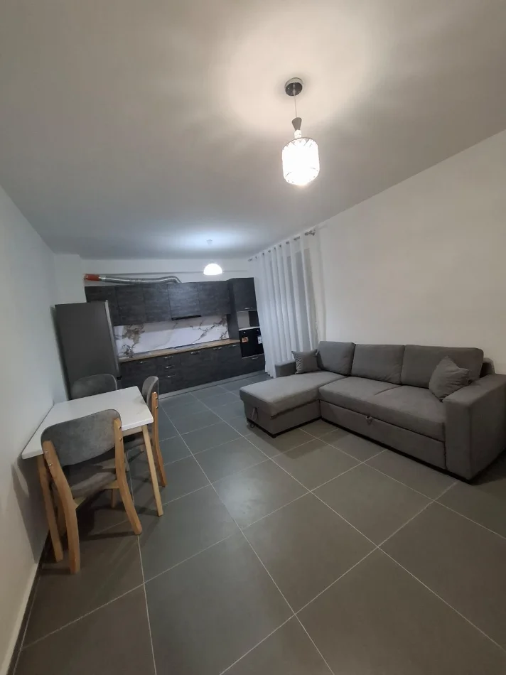 Tirane, jepet me qera apartament 2+1+Ballkon , 85 m² 500 € (5 MAJ)