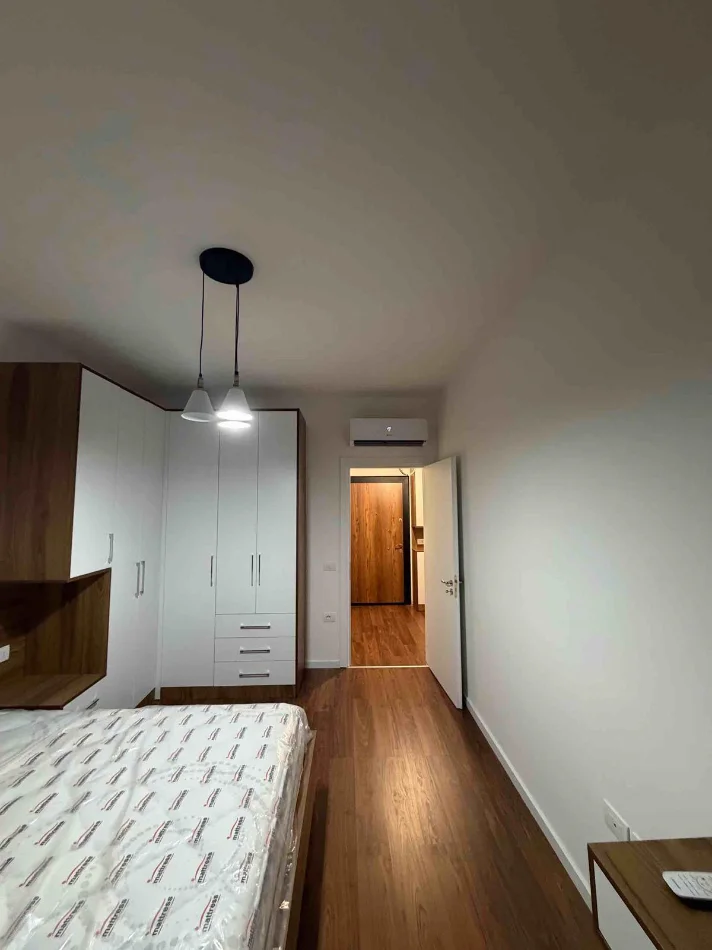 Tirane, jepet me qera apartament 1+1 Kati 5, 70 m² 490 € (URBAN GATE)