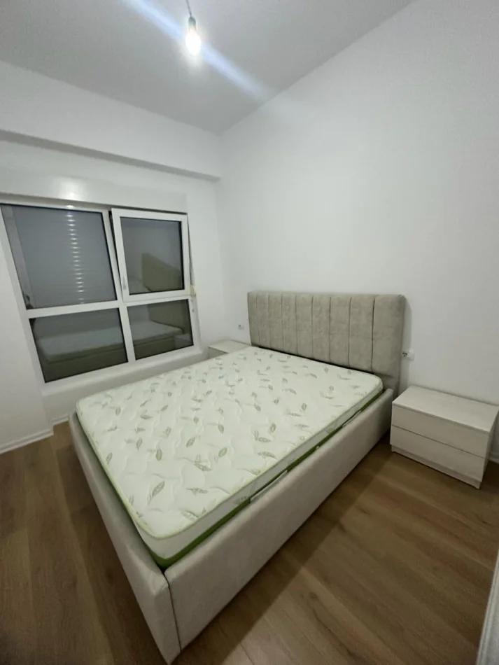 Shqiperi, jepet me qera apartament 2+1+Aneks+Ballkon Kati 7, 450 € 