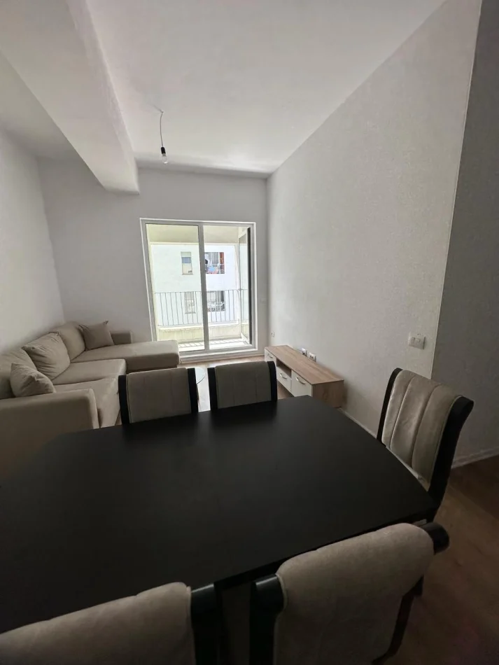 Shqiperi, jepet me qera apartament 2+1+Aneks+Ballkon Kati 7, 450 € 