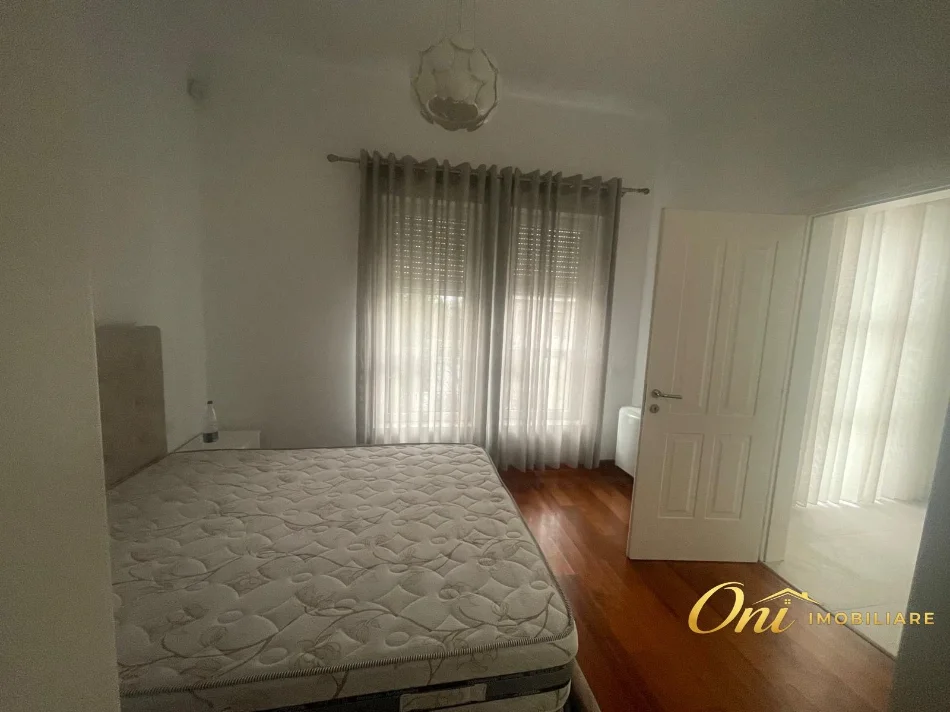 Tirane, jepet me qera Vile 2 Katshe Kati 2, 225 m² 4.500 € (PRANE TEG)