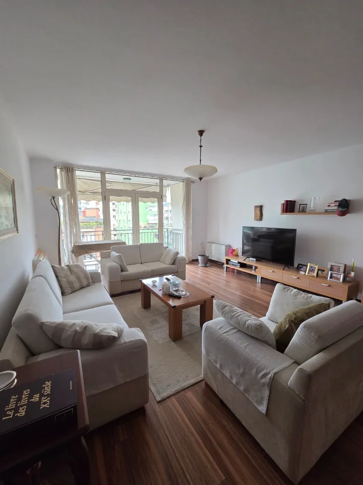 Tirane, shitet apartament 2+1+Ballkon Kati 8, 124 m² 434.000 € 