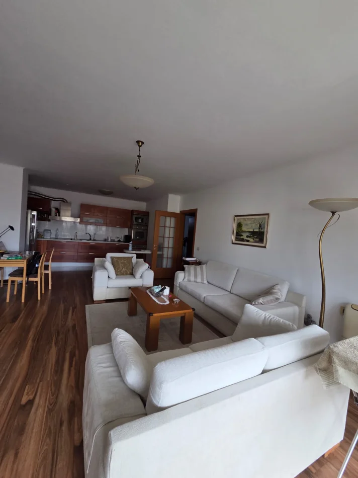Tirane, shitet apartament 2+1+Ballkon Kati 8, 124 m² 434.000 € 