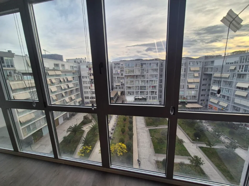 Tirane, jepet me qera ambjent biznesi Kati 8, 180 m² 3.500 € (Kika 2)