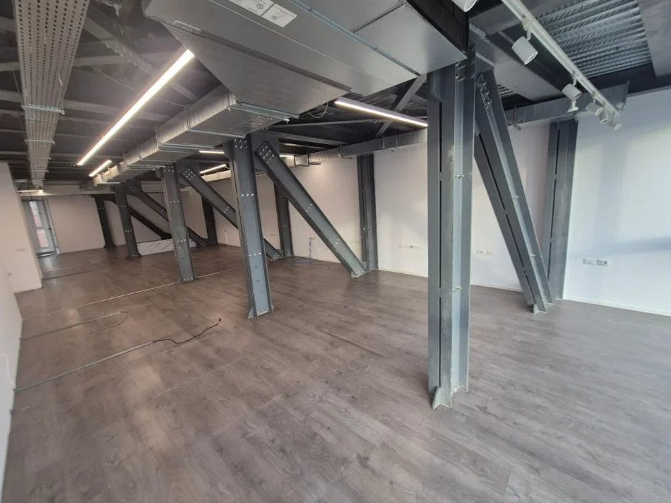 Tirane, jepet me qera ambjent biznesi Kati 8, 180 m² 3.500 € (Kika 2)
