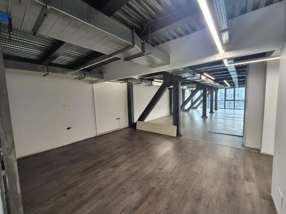 Tirane, jepet me qera ambjent biznesi Kati 8, 180 m² 3.500 € (Kika 2)