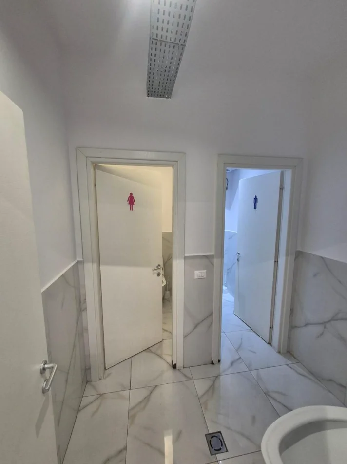 Tirane, jepet me qera ambjent biznesi Kati 8, 180 m² 3.500 € (Kika 2)