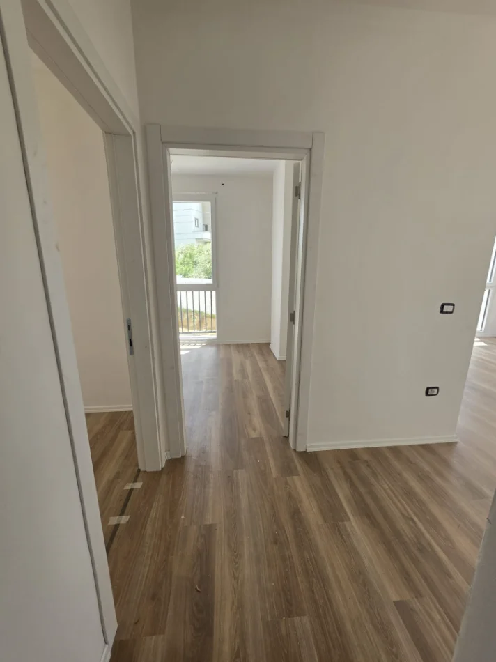 Tirane, shitet apartament 2+1+Ballkon Kati 1, 80 m² (Mjull_Bathore)
