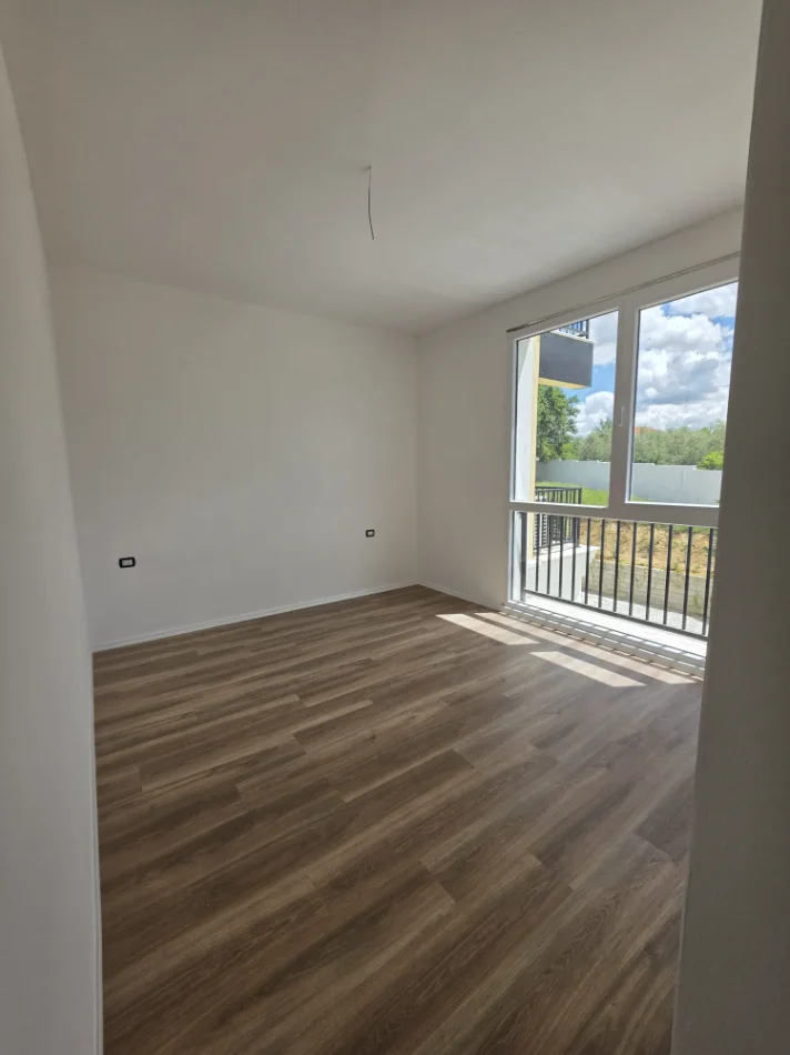 Tirane, shitet apartament 2+1+Ballkon Kati 1, 80 m² (Mjull_Bathore)