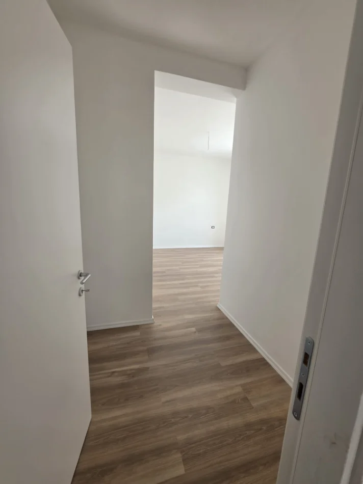 Tirane, shitet apartament 2+1+Ballkon Kati 1, 80 m² (Mjull_Bathore)