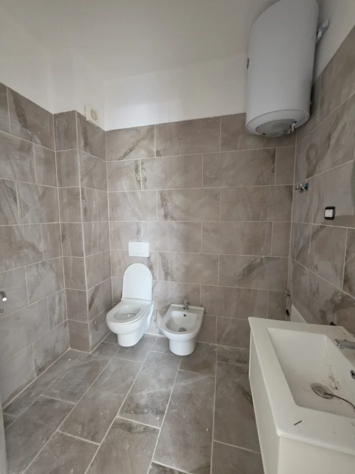 Tirane, shitet apartament 2+1+Ballkon Kati 1, 80 m² (Mjull_Bathore)