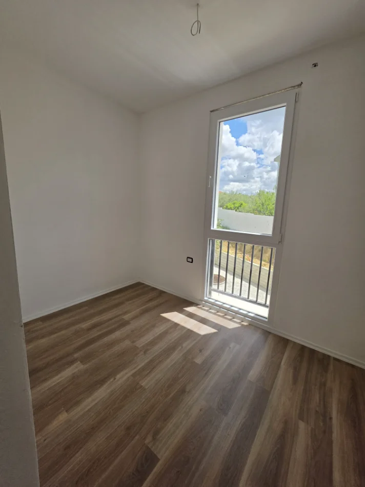 Tirane, shitet apartament 2+1+Ballkon Kati 1, 80 m² (Mjull_Bathore)