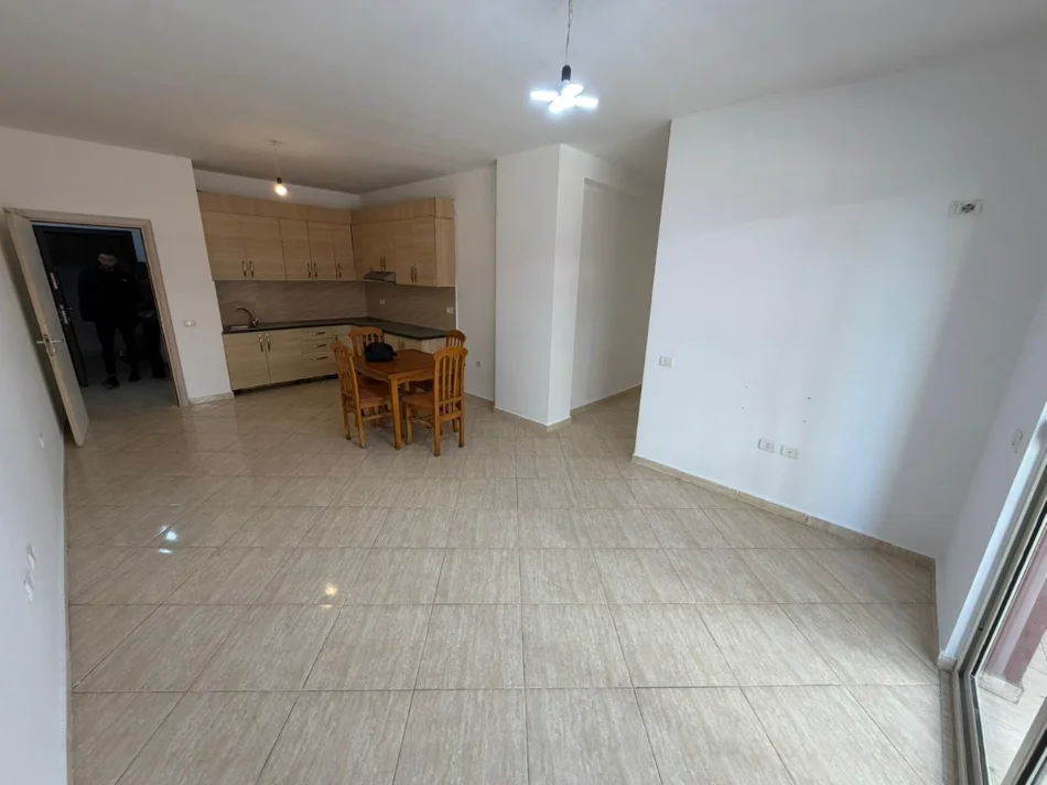 Tirane, shitet apartament 2+1 Kati 2, 96 m² (Kmy Yzberisht)