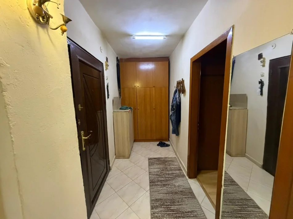 Durres, shitet apartament 1+1+Ballkon Kati 5, 50 m² 60.000 € (Spitali Amerikan)