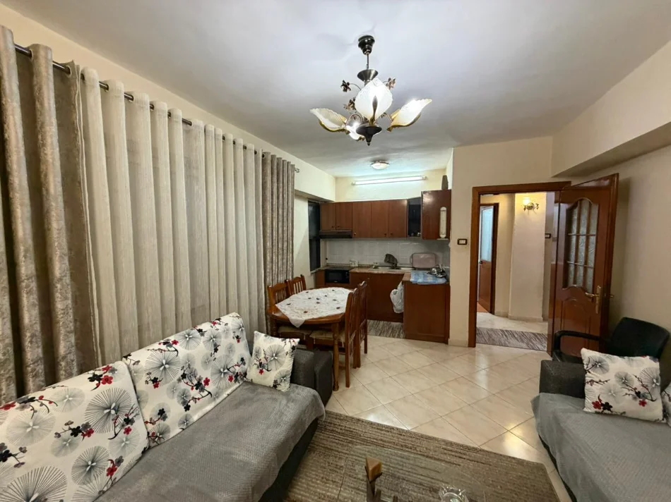 Durres, shitet apartament 1+1+Ballkon Kati 5, 50 m² 60.000 € (Spitali Amerikan)