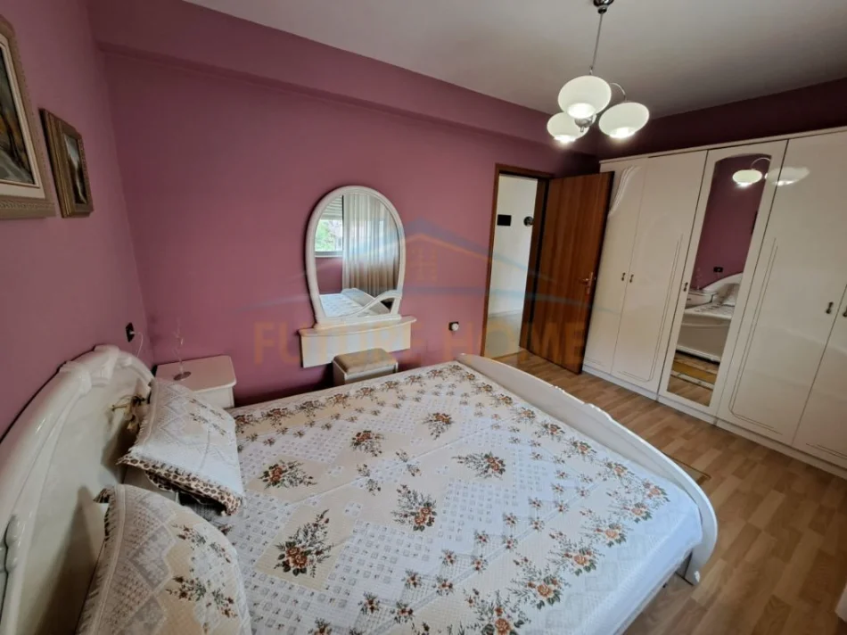 Tirane, jepet me qera apartament 2+1 Kati 2, 90 m² 700 € (Bulevardi Zogu 1)