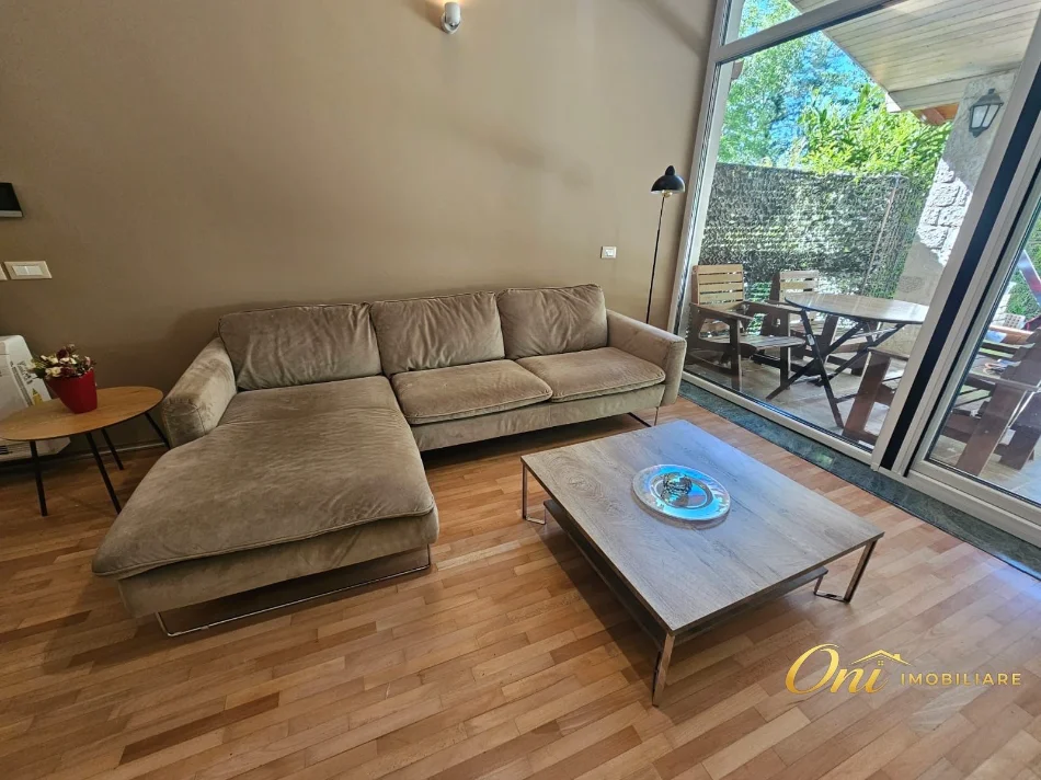 Tirane, jepet me qera apartament 2+1 Kati 1, 100 m² 1.000 € (SECRET GARDEN REZIDENCE)
