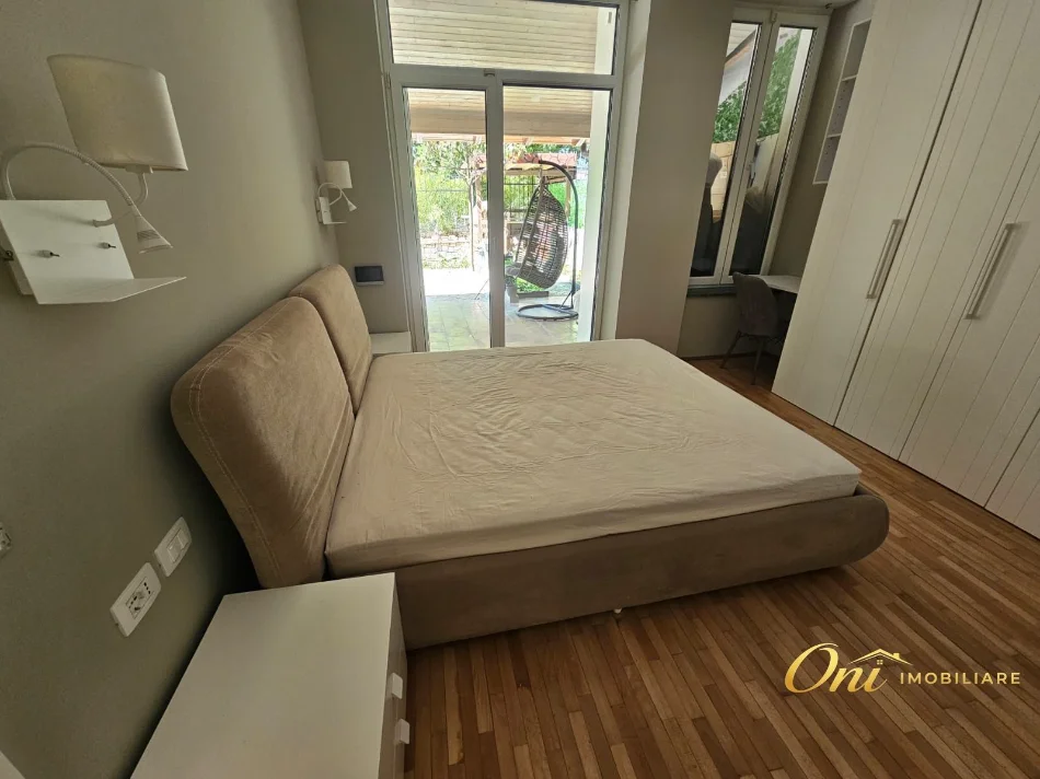 Tirane, jepet me qera apartament 2+1 Kati 1, 100 m² 1.000 € (SECRET GARDEN REZIDENCE)