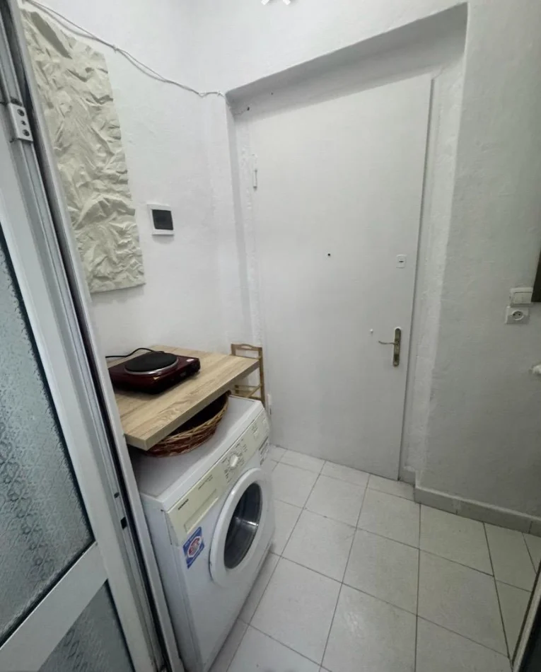 Tirane, jepet me qera garsoniere Kati 1, 25 m² 350 mije leke