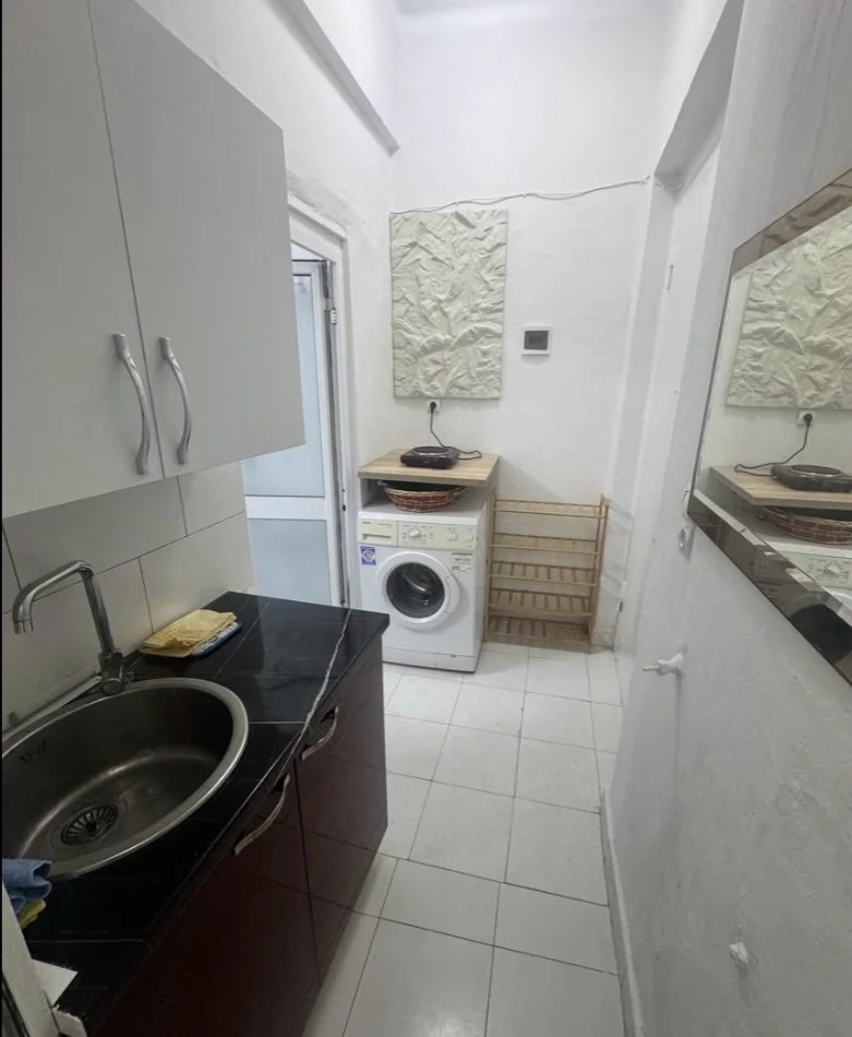 Tirane, jepet me qera garsoniere Kati 1, 25 m² 350 mije leke
