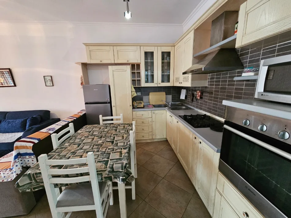 Tirane, jepet me qera apartament 2+1 Kati 2, 110 m² 650 € (KOMPLEKSI VIZION PLUS)
