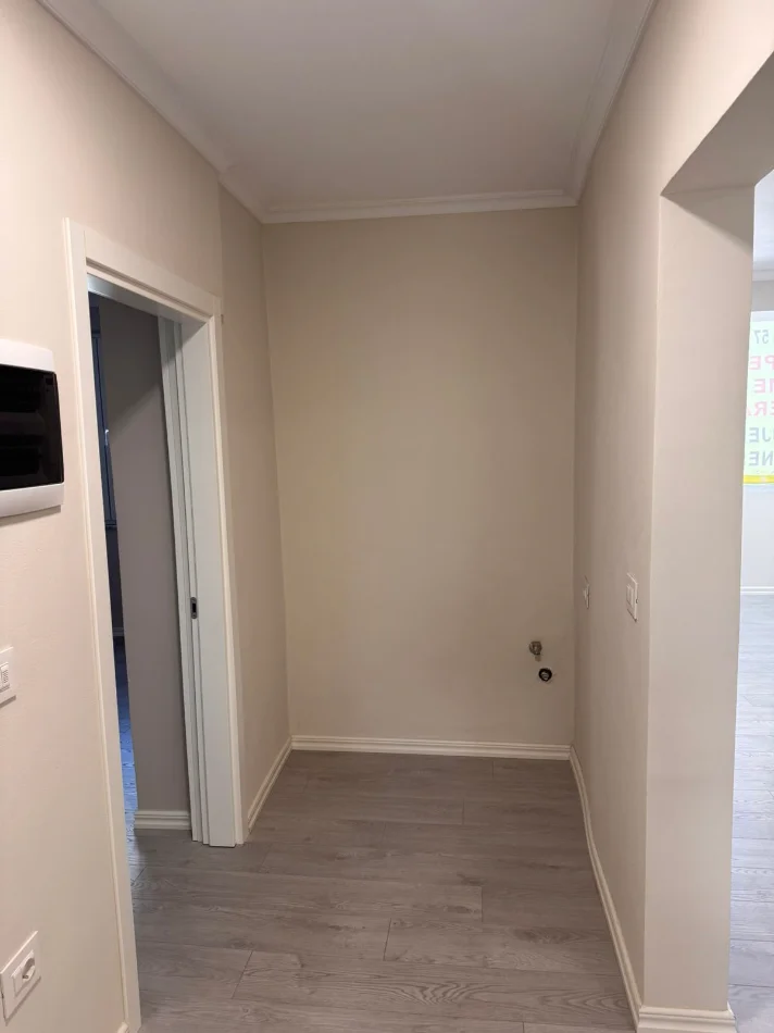 Tirane, jepet me qera ambjent biznesi , 70 m² 800 € (21 DHJETORI)