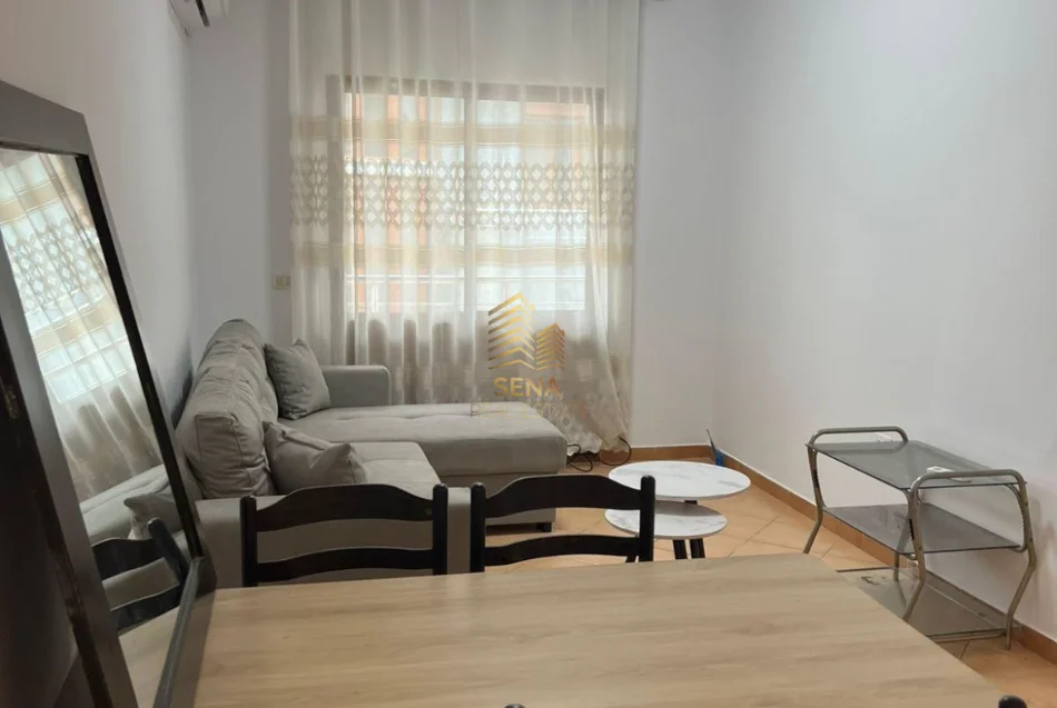 Tirane, jepet me qera apartament 3+1+Ballkon Kati 4, 100 m² 500 € (Selite)