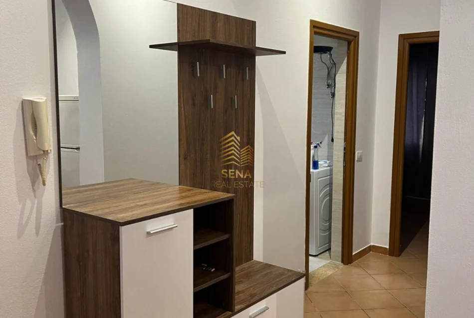 Tirane, jepet me qera apartament 3+1+Ballkon Kati 4, 100 m² 500 € (Selite)