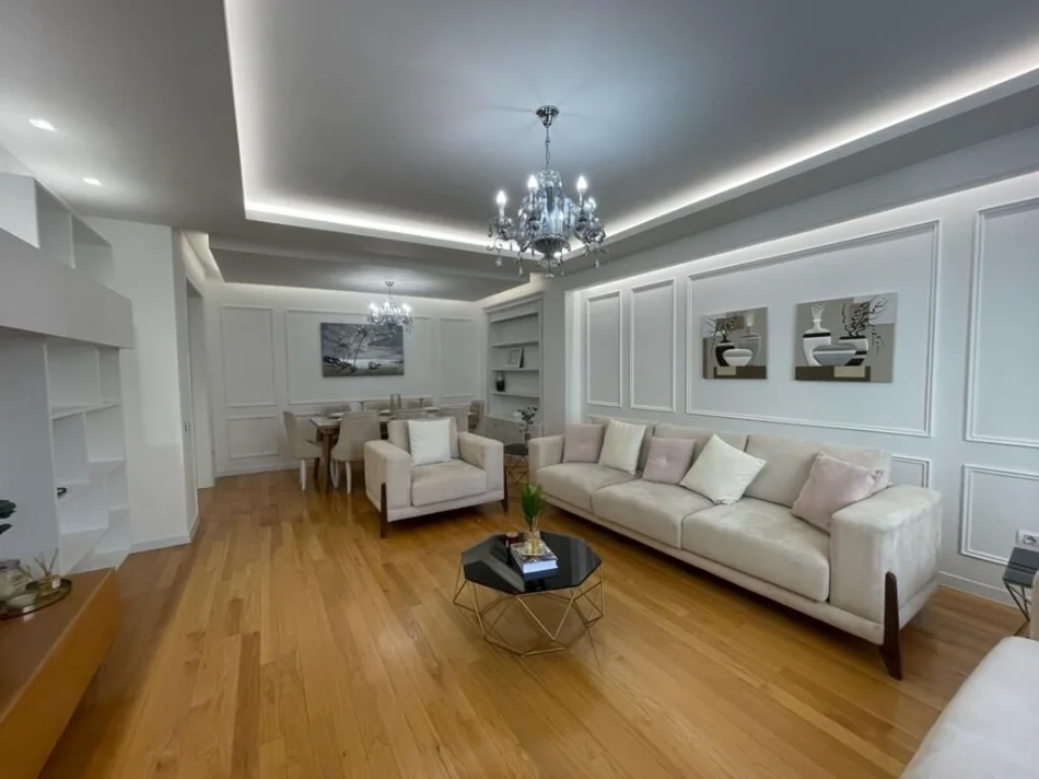 Tirane, jepet me qera apartament 3+1 Kati 5, 180 m² 2.500 € (AMBASADOR 2)