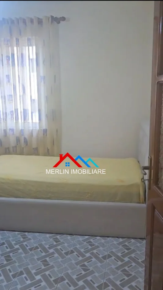 Tirane, jepet me qera apartament 3+1+Ballkon Kati 4, 90 m² 630 € (BULEVARDI ZOGU I PARE)