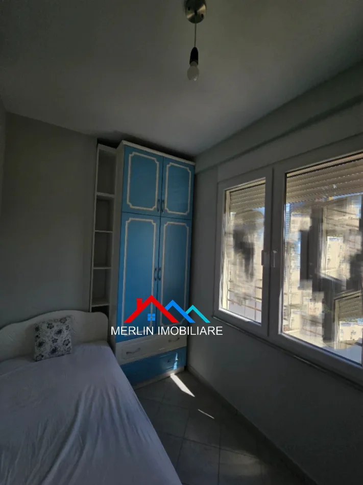 Tirane, jepet me qera apartament 2+1+Ballkon Kati 8, 79 m² 680 € (RRUGA FORTUZI)