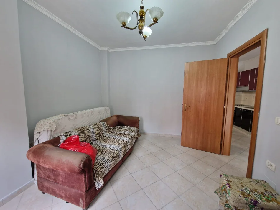 Tirane, shitet apartament 2+1 Kati 1, 93 m² 145.000 € (Astir)
