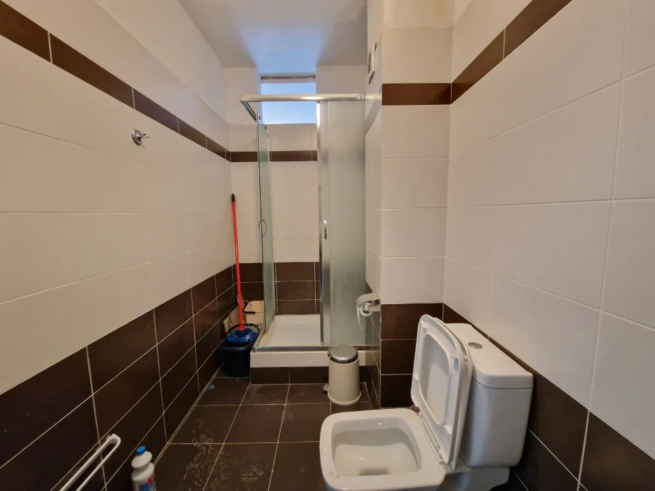 Tirane, shitet apartament 2+1 Kati 1, 93 m² 145.000 € (Astir)