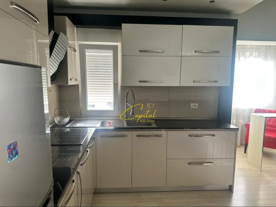 Tirane, jepet me qera apartament 1+1 Kati 6, 70 m² 500 € (SHKOLLA E BALETIT)