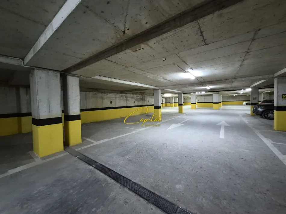 Tirane, shitet ambjent biznesi Kati 0, 81 m² 100.000 € (XHAMLLIKU)